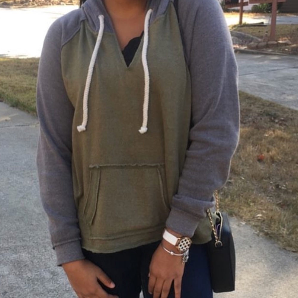 Sweatshirt
